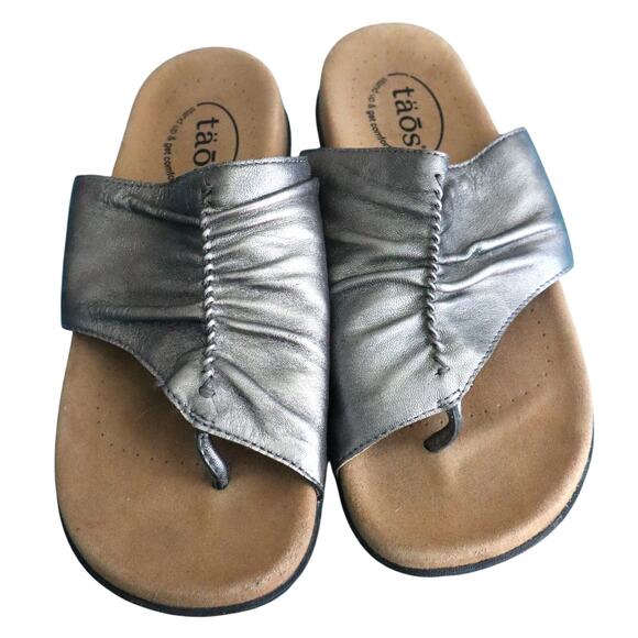 Taos Footwear Gift 2 Womes 8 Toe Loop Thong Comfort Sandal Silver Pewter Leather - Picture 1 of 5